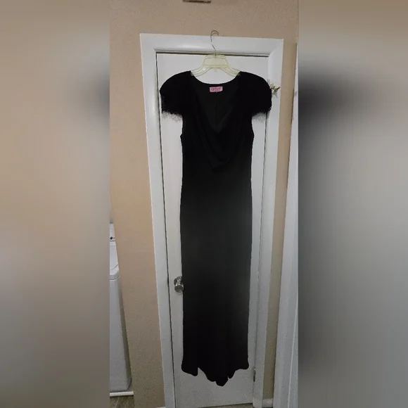 ABS Allen Schwartz Dresses | ABS Allen Schwartz Black Lace Wedding Dress | Color: Gold/Silver | Size: 14 | Krystal287'S Closet